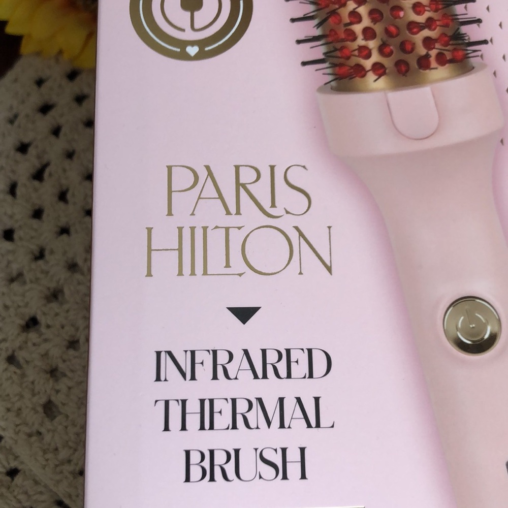 Paris Hilton Pink Infrared Thermal Brush Beauty Accessory - Picture 2 of 11